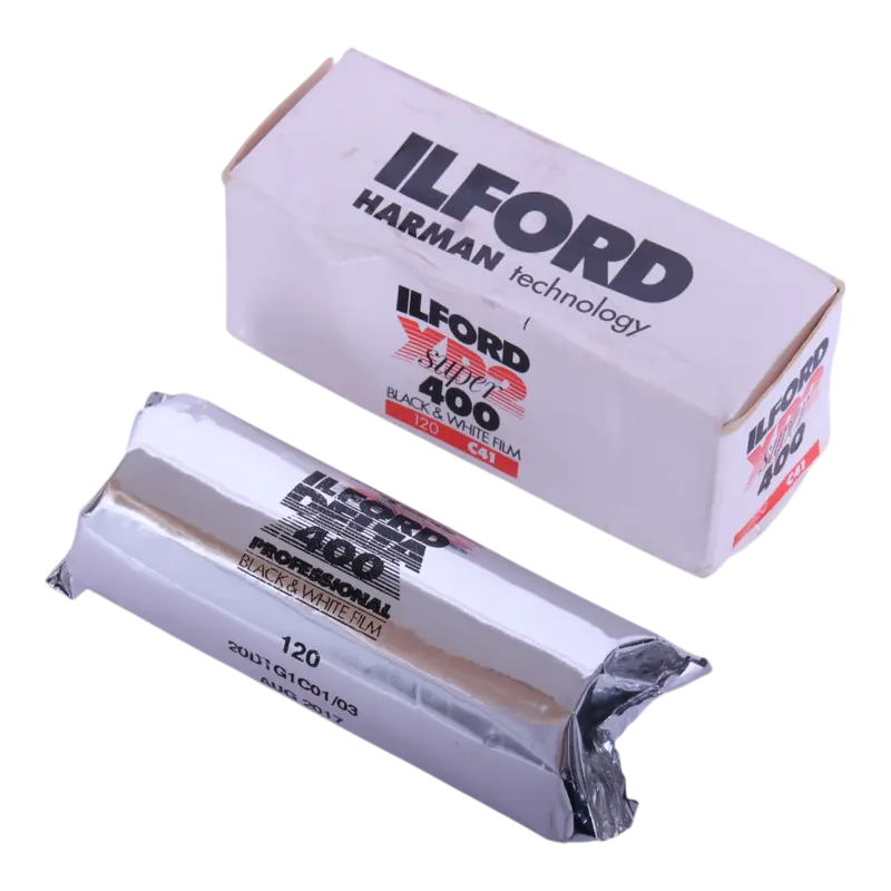 2x Zwart-Wit Film / Rolfilm 120 Ilford XP2 Super 400 ISO 400 C-41