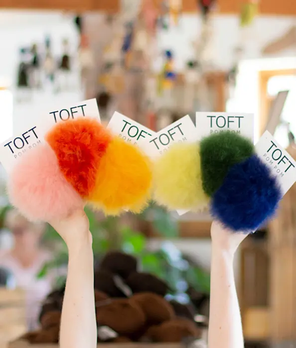 Alpaca Fur Pom Pom Bright - TOFT