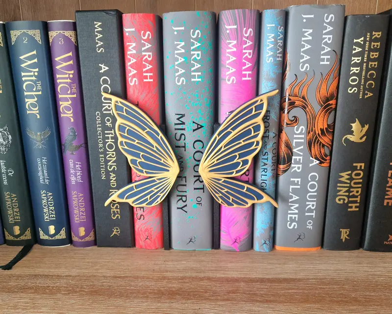 Bookshelf Peekout Sign - Fairy wings