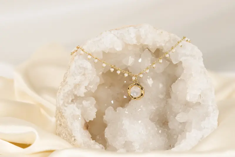 Eclipse collier