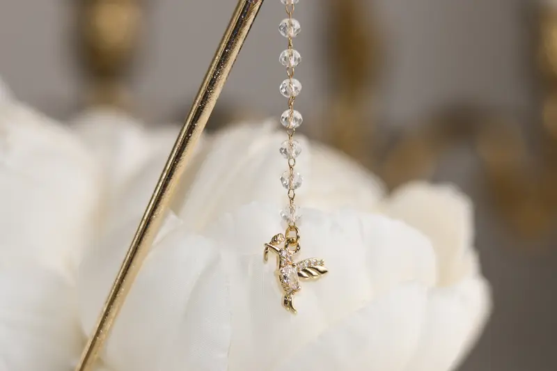 Hummingbird hairpin