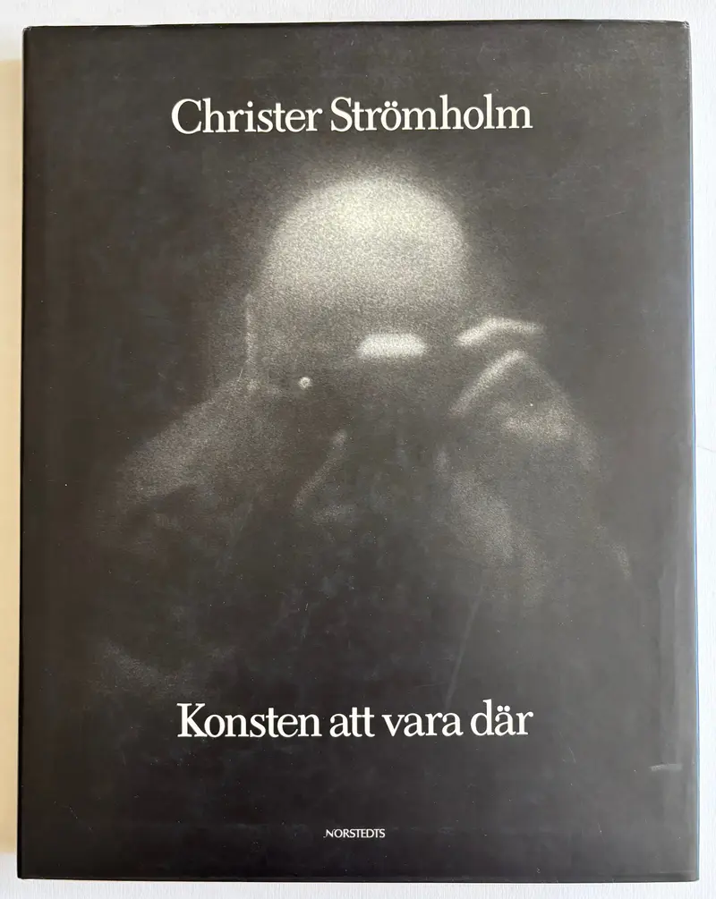 Konsten att vara där (“The art of being there”). Text av Anders Jonassen.