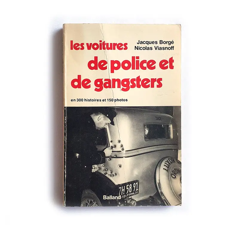 Les voitures de police et de gangsters