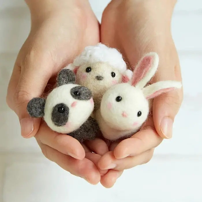 Needle Felting Kit ‘Mini Friends - Animal Collection’ - Hamanaka