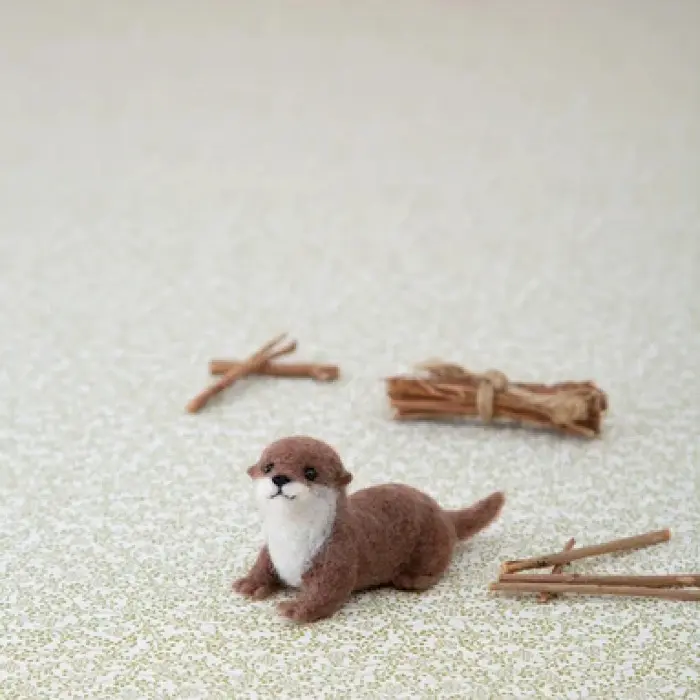 Needle Felting Kit ‘Otter’ - Hamanaka