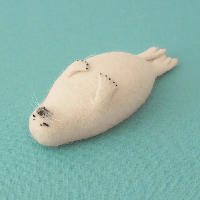 Needle Felting Kit ‘Seal’ by Yucoco Cafe - Hamanaka