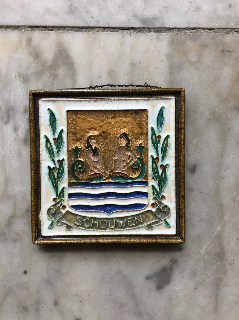 p08) Royal Delft tile schouwen