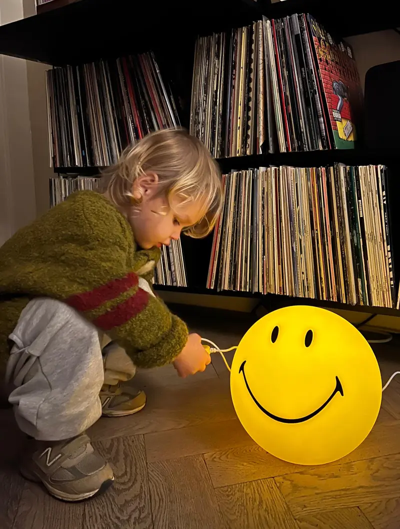 SMILEY LAMP MEDIUM