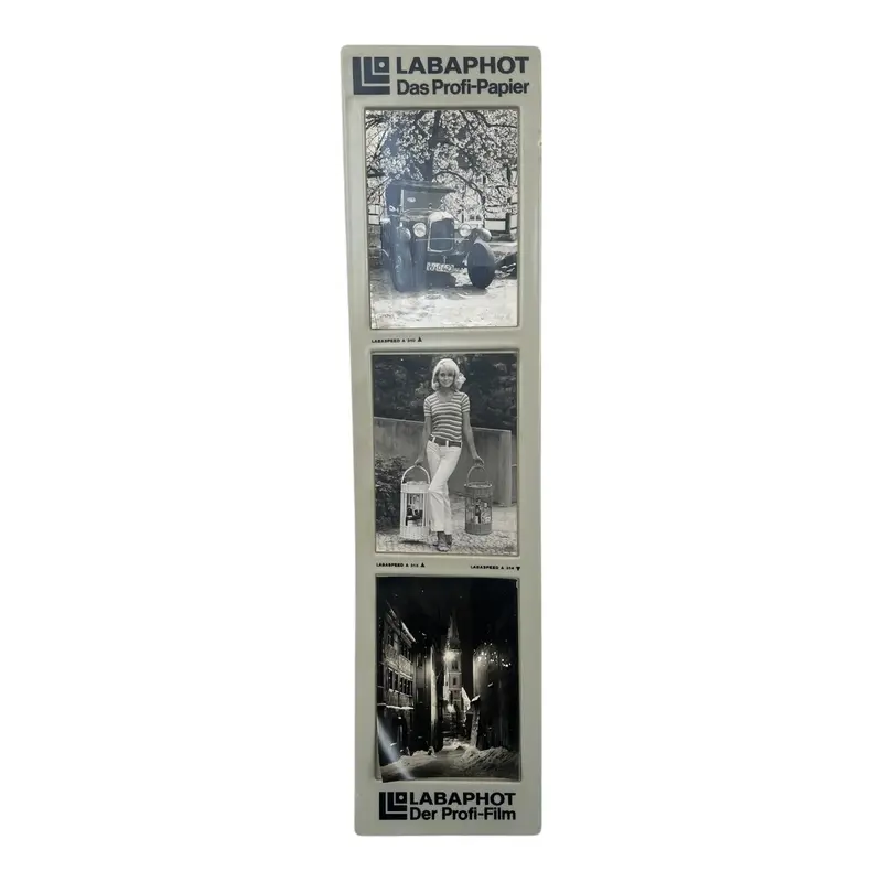 Store Wand Display / Reclamebord Das Profi-Papier / Der Profi-Film
