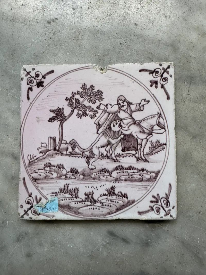 T106) Delft 18 th century bible tile