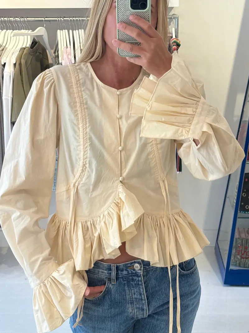 THE JUNE BLOUSE (CRÈME)