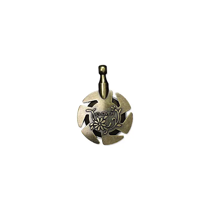 Yarn Cutter Pendant - Clover